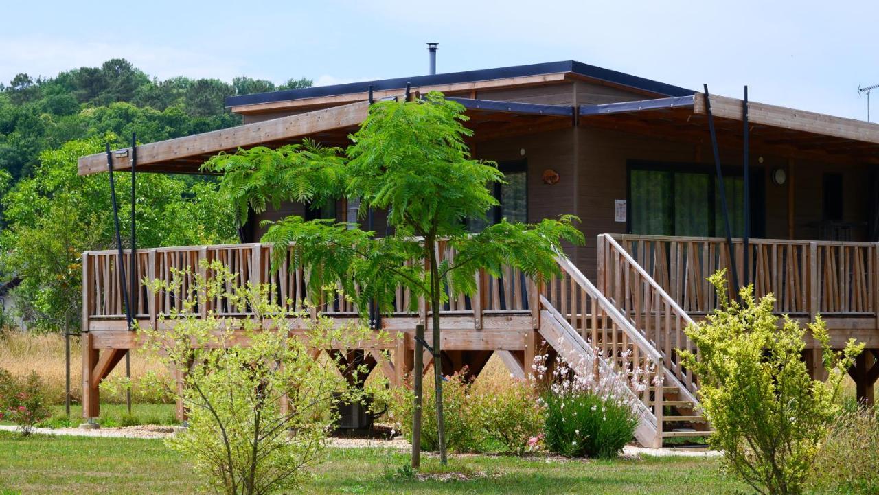 Les Chalets Du Moulin De Valade Condat-sur-Trincou Dış mekan fotoğraf