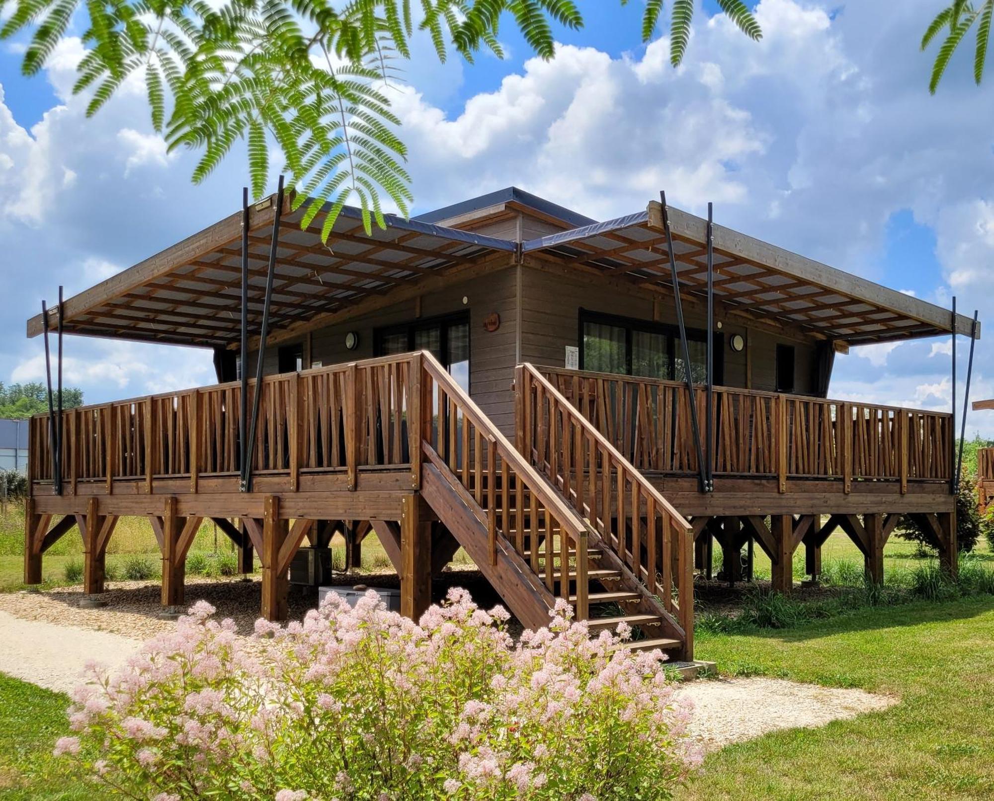 Les Chalets Du Moulin De Valade Condat-sur-Trincou Dış mekan fotoğraf